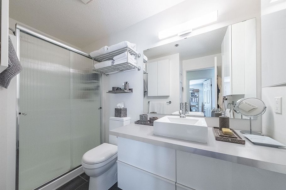 3645 W 17th Avenue Vancouver, BC - 22