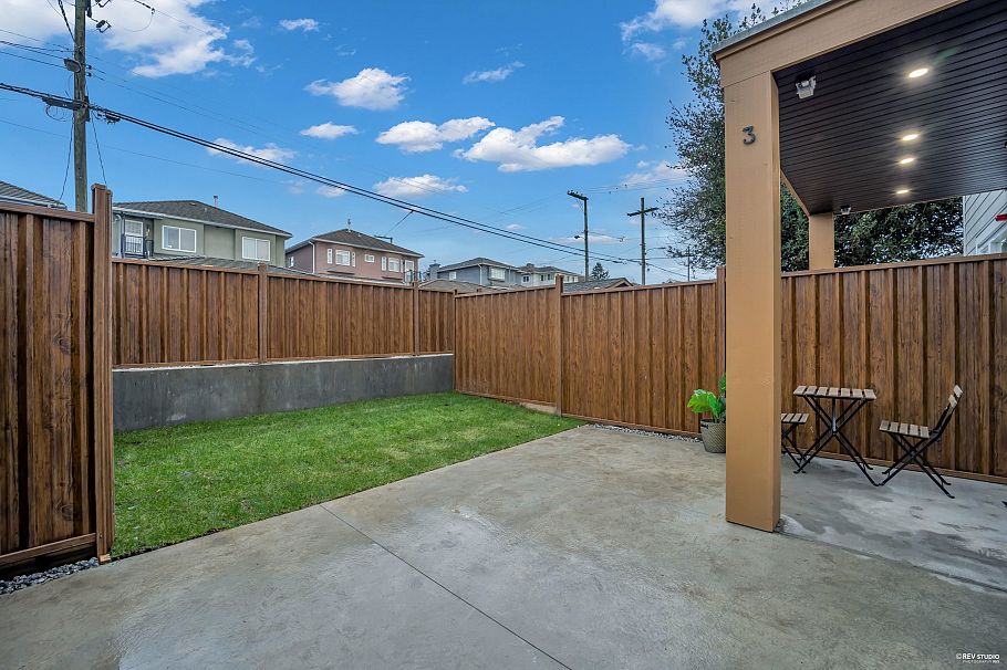 3 1577 E 58th Avenue Vancouver, BC - 3