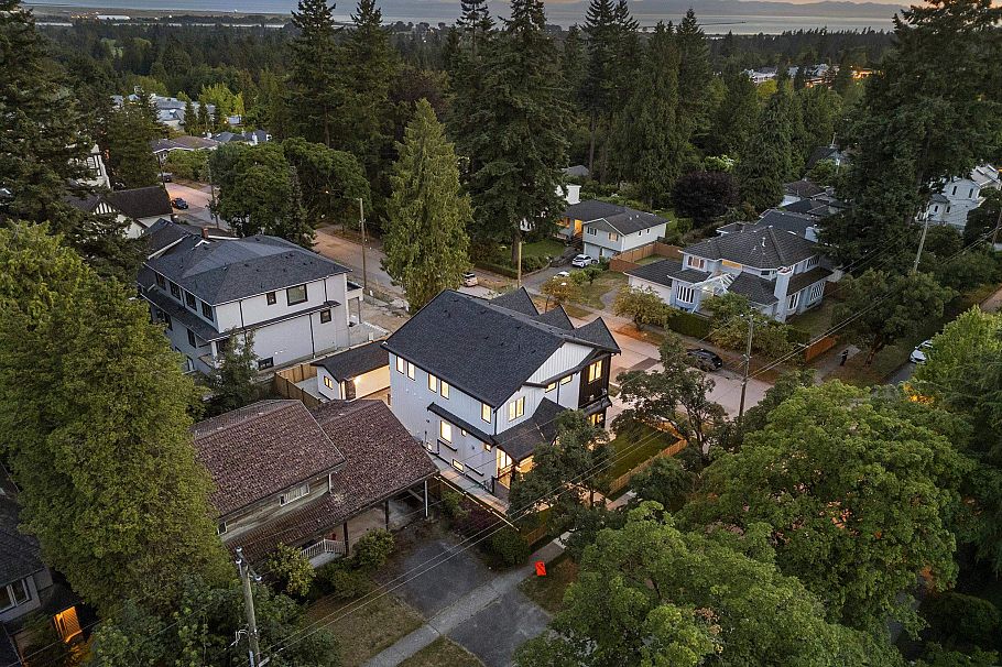 5528 Balaclava Street Vancouver, BC - 39