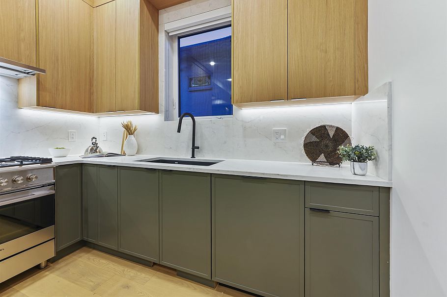 1 1322 E 13th Avenue Vancouver, BC - 13