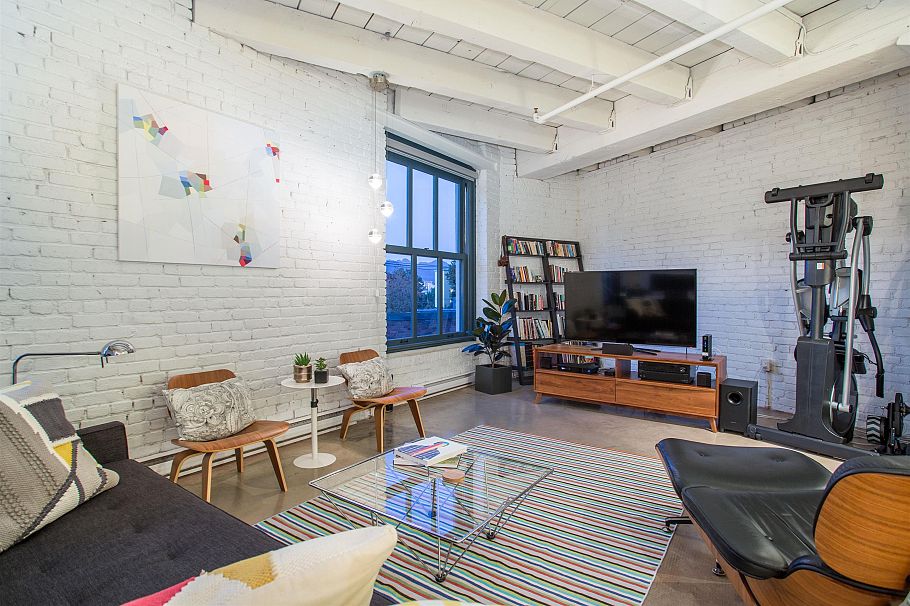 303 55 E Cordova Street Vancouver, BC - 5