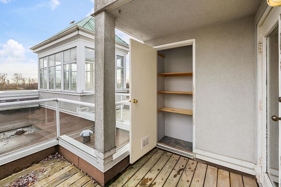 407 8460 Jellicoe Street Vancouver, BC - 15