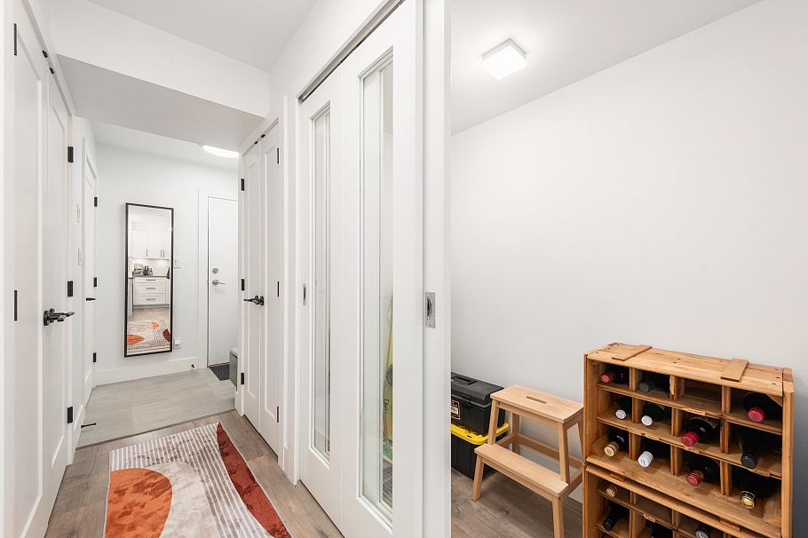 217 2150 E Hastings Street Vancouver, BC - 3