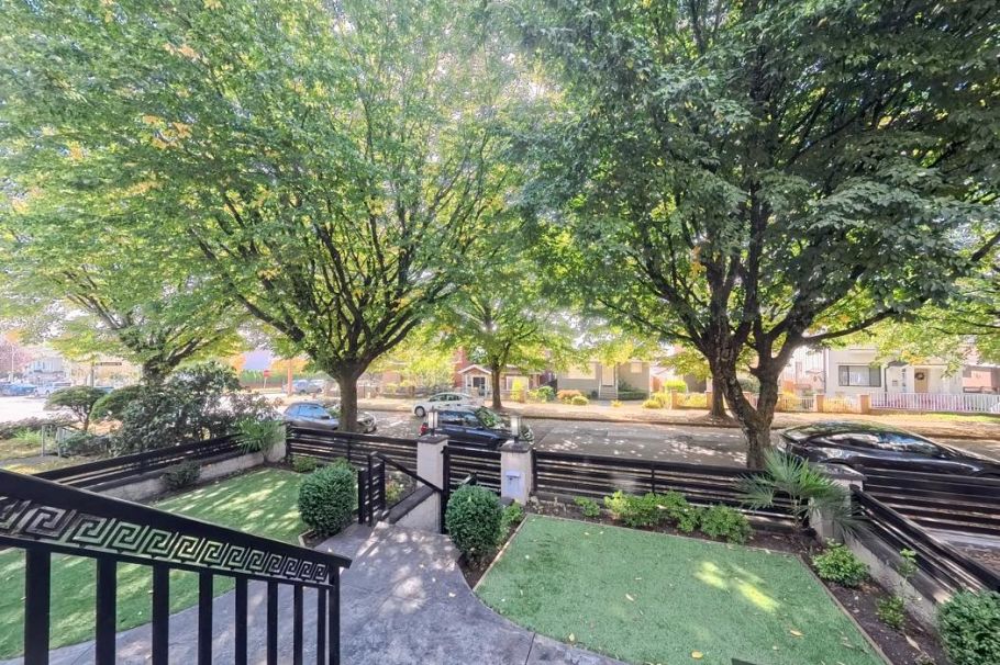 1275 E 62nd Avenue Vancouver, BC - 37