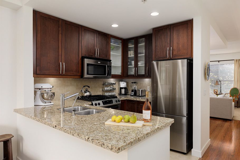 4 307 E 15th Street North Vancouver, BC - 6