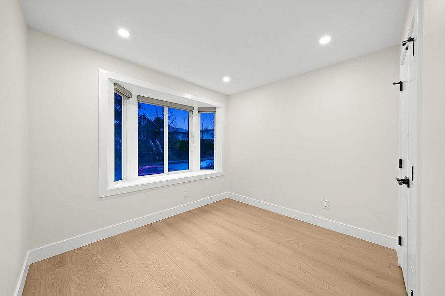 1115 E 33rd Avenue Vancouver, BC - 21