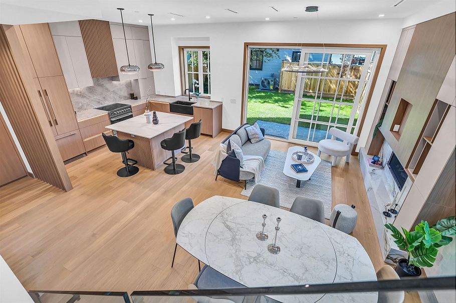 4029 W 33rd Avenue Vancouver, BC - 1