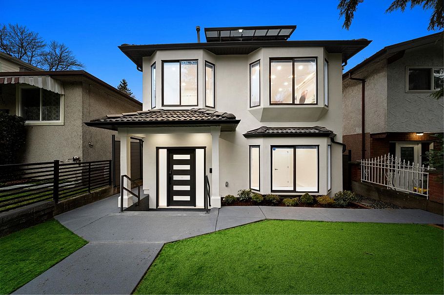 1115 E 33rd Avenue Vancouver, BC - 3