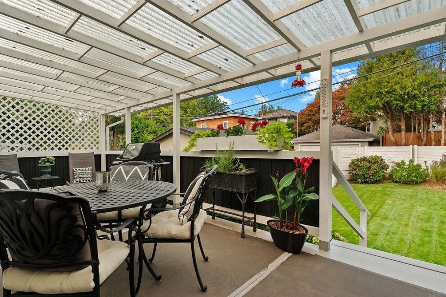 2865 W 33rd Avenue Vancouver, BC - 4