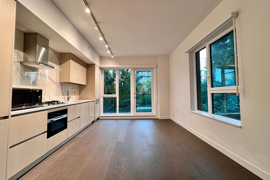 210 5168 Cambie Street Vancouver, BC - 3