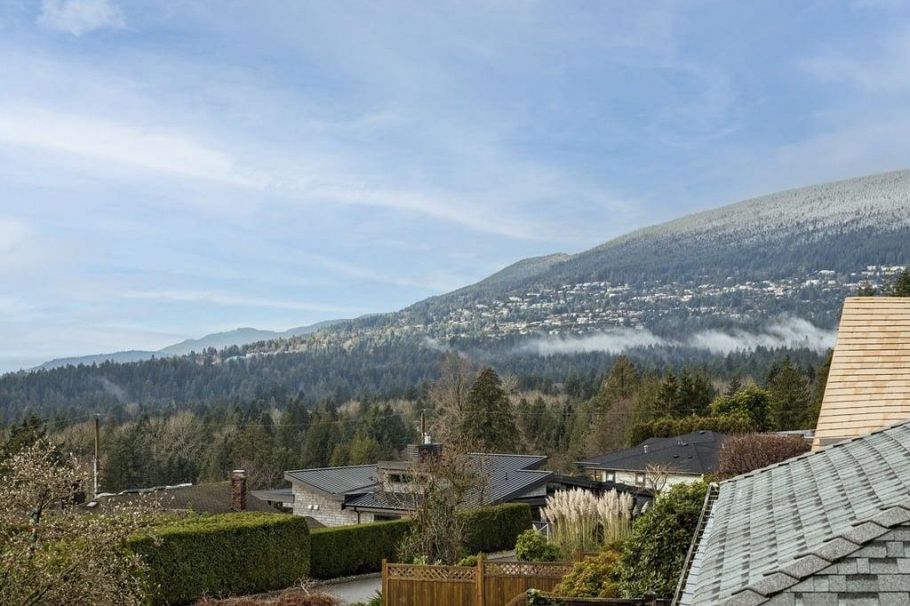 124 CARISBROOKE CRESCENT, North Vancouver BC V7N 2S1 North Vancouver, BC - 15