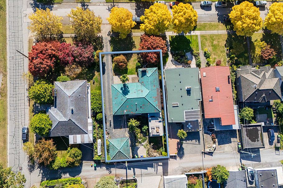 3681 Mcgill Street Vancouver, BC - 12