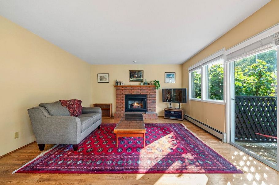 3126 W 35th Avenue Vancouver, BC - 2