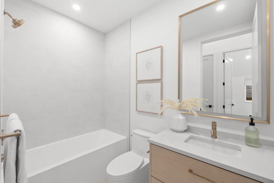 2 810 E 22nd Avenue Vancouver, BC - 29