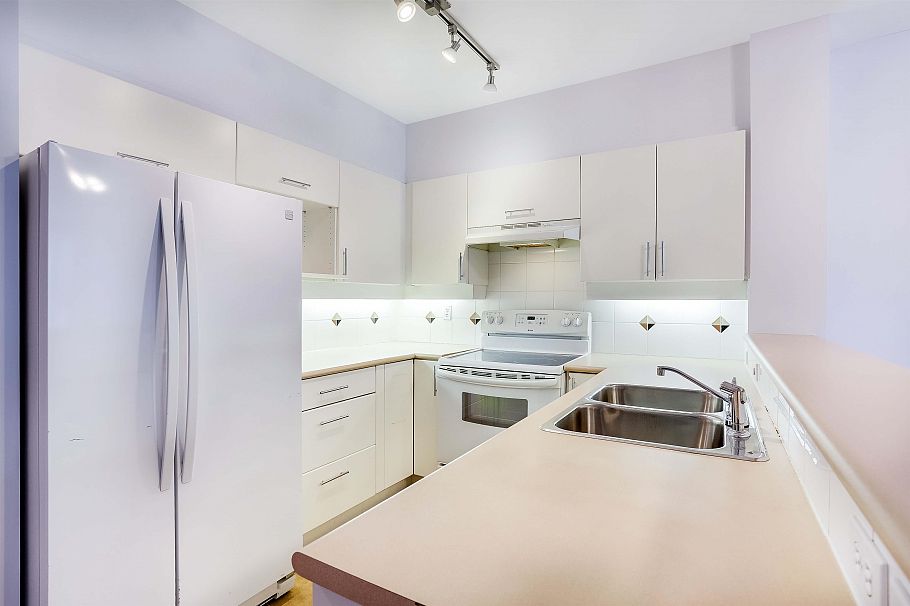 203 1688 Cypress Street Vancouver, BC - 9