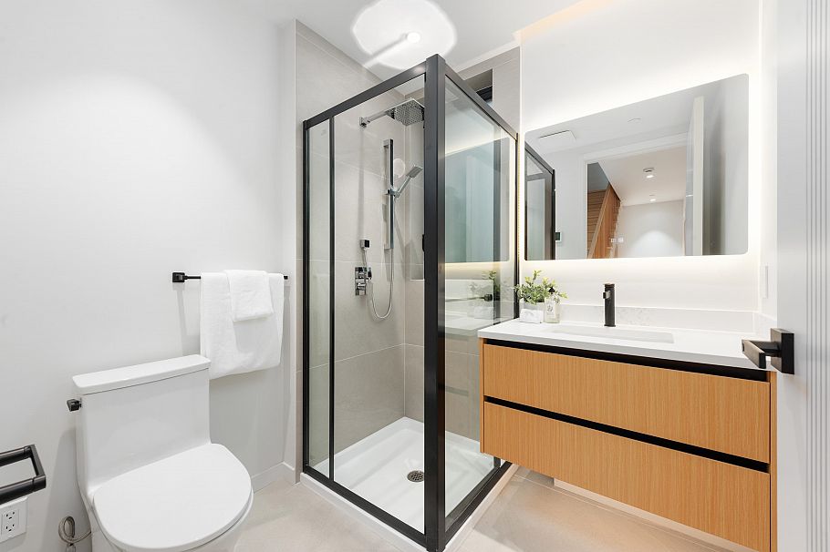 2 1595 W 66th Avenue Vancouver, BC - 27