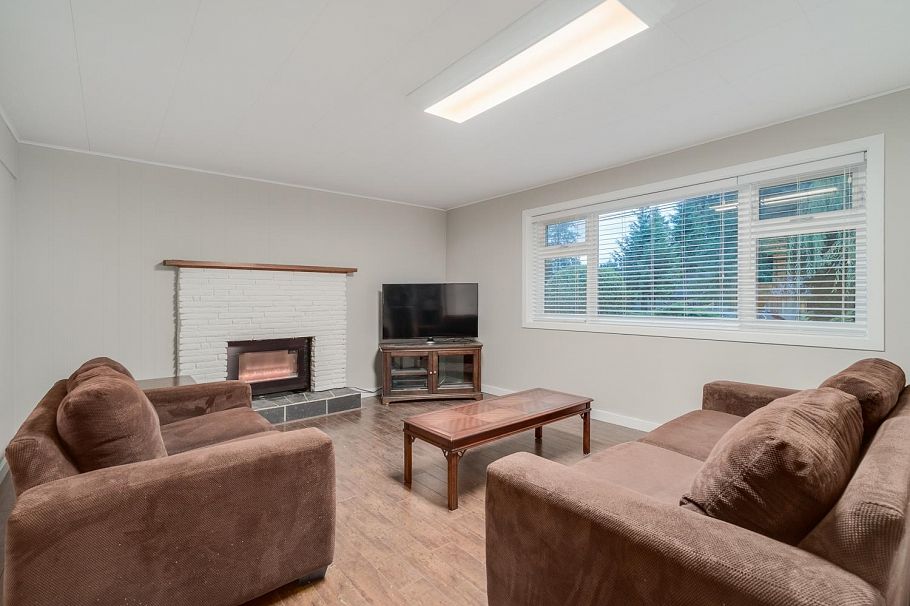 2568 Carnation Street North Vancouver, BC - 20