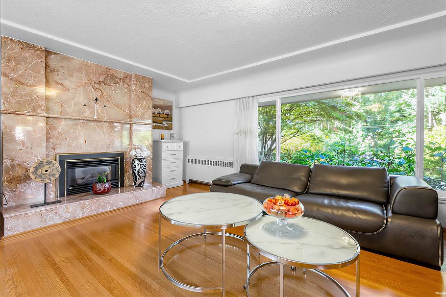 8295 Angus Drive Vancouver, BC - 2