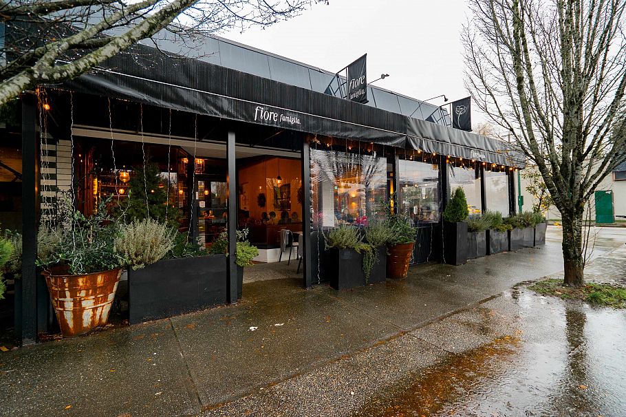 2715 W 16th Avenue Vancouver, BC - 33