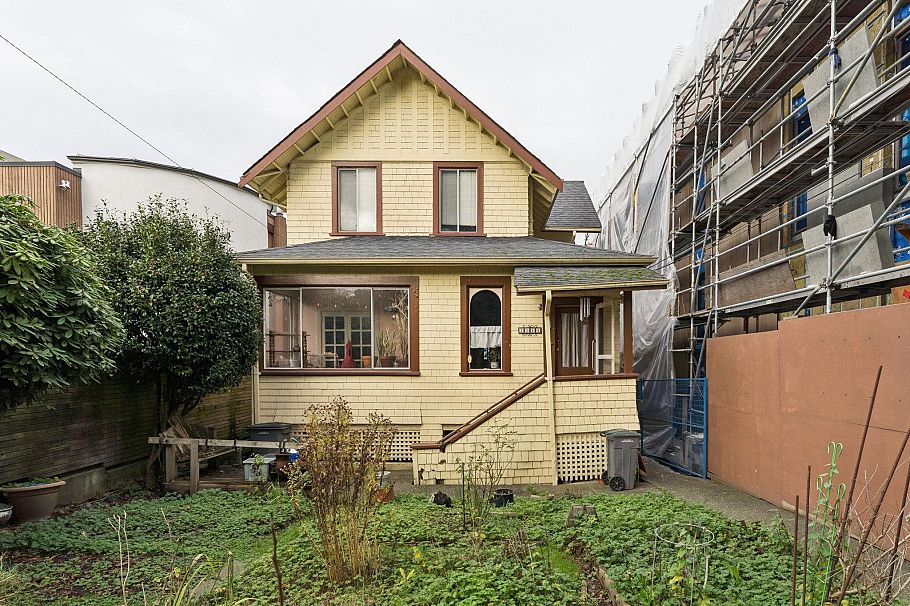 3243 Point Grey Road Vancouver, BC - 3