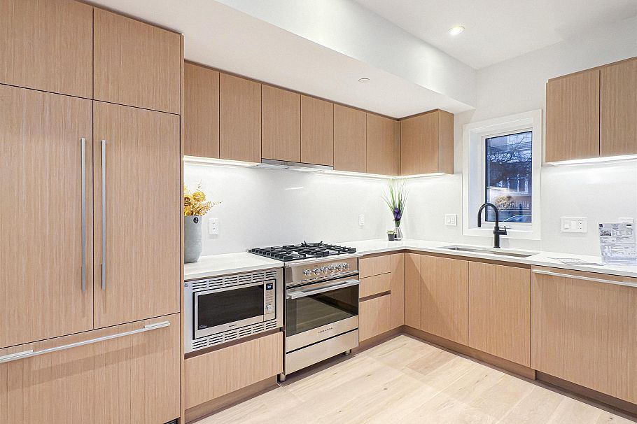 6815 Oak Street Vancouver, BC - 5