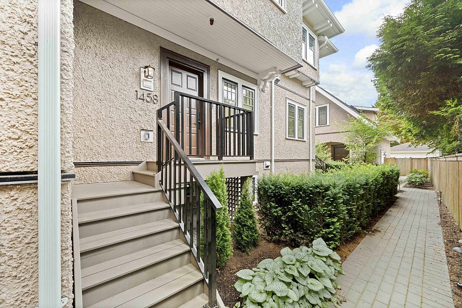 1458 W 45th Avenue Vancouver, BC - 33