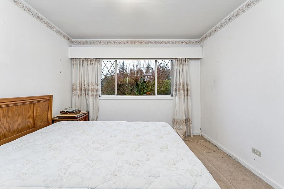 419 E 17th Street North Vancouver, BC - 14