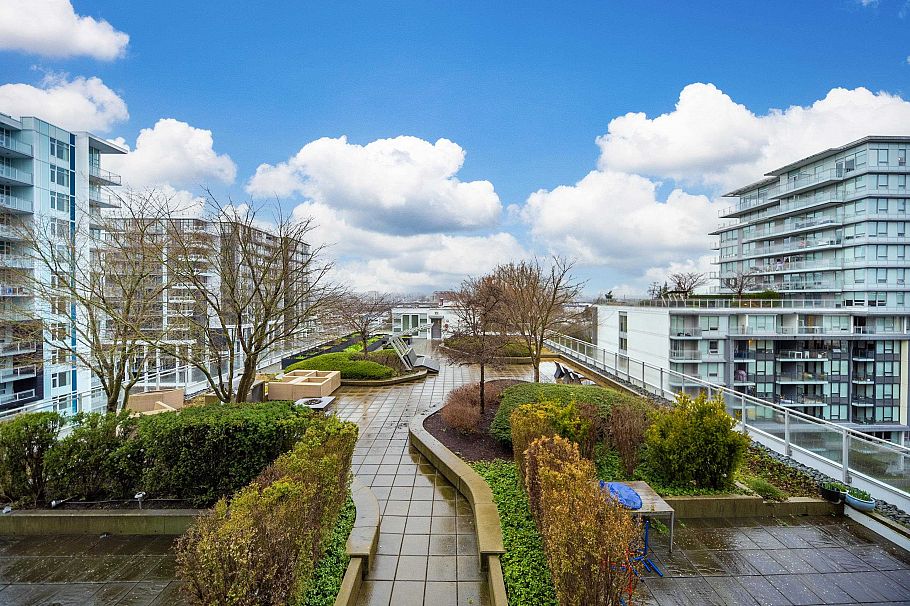 1108 8833 Hazelbridge Way Richmond, BC - 18