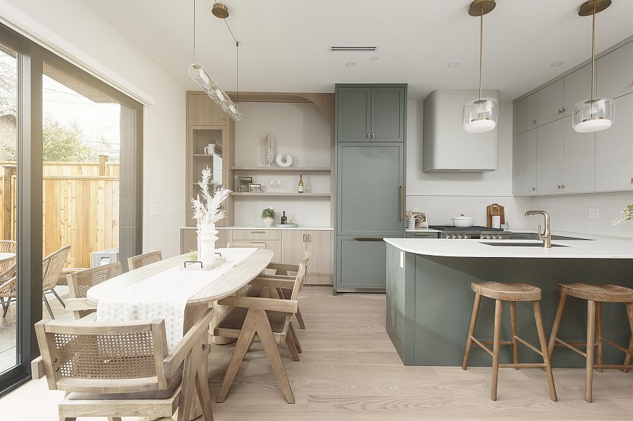 2 476 E 20th Avenue Vancouver, BC - 2