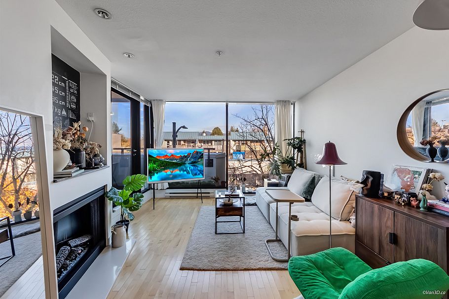 304 2525 Blenheim Street Vancouver, BC - 2