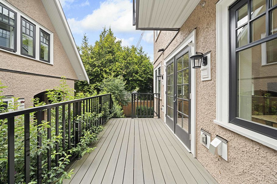 1458 W 45th Avenue Vancouver, BC - 32