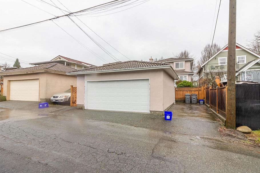 2468 E 4th Avenue Vancouver, BC - 38