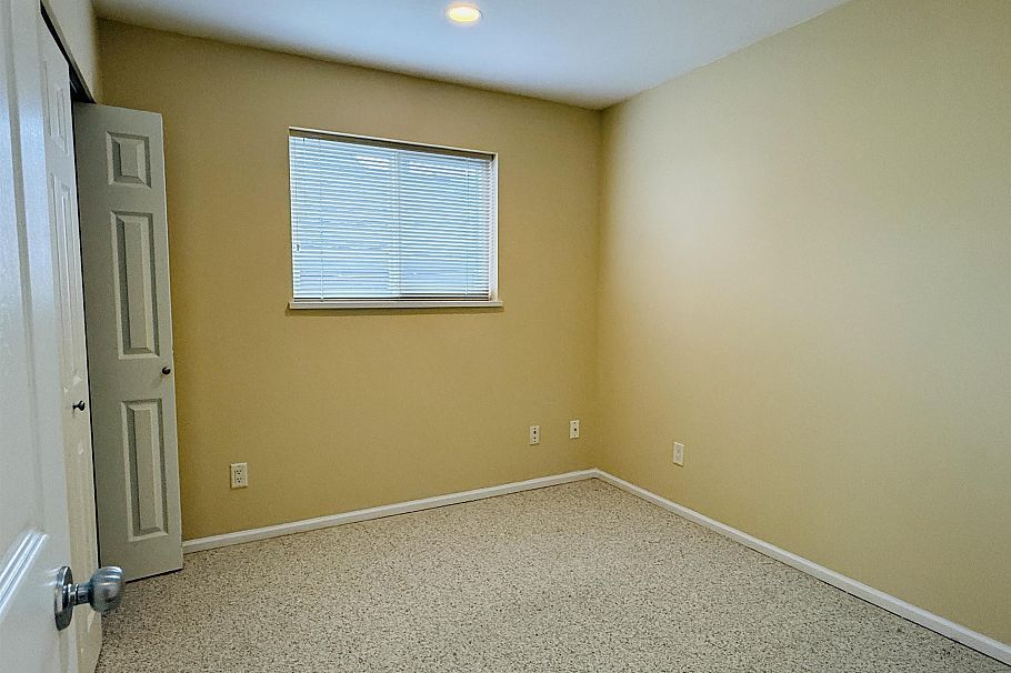 3076 E 27th Avenue Vancouver, BC - 13