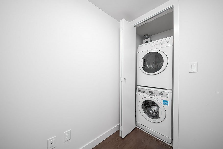 1108 8833 Hazelbridge Way Richmond, BC - 15