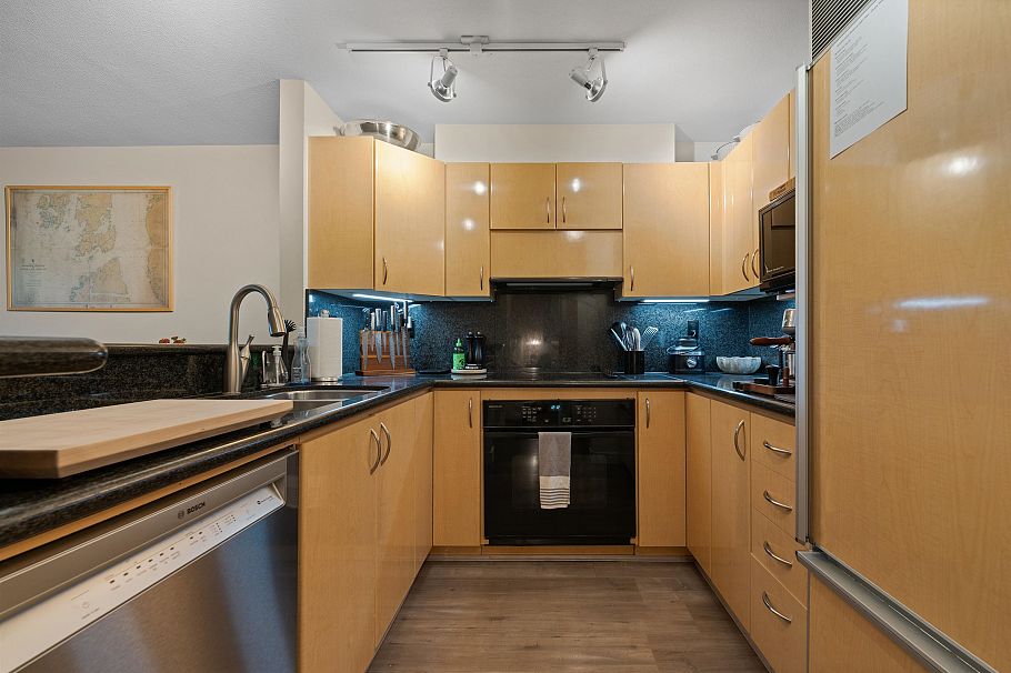 102 3083 W 4th Avenue Vancouver, BC - 13