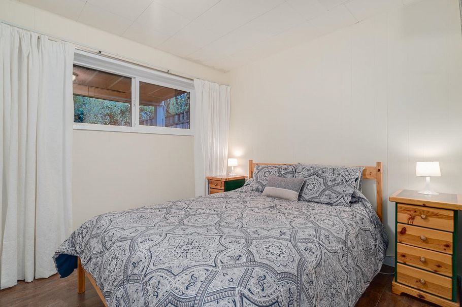 2568 Carnation Street North Vancouver, BC - 21