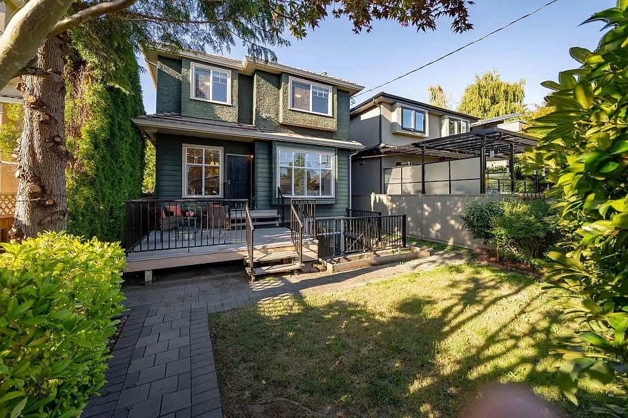 2818 W 19th Avenue Vancouver, BC - 37