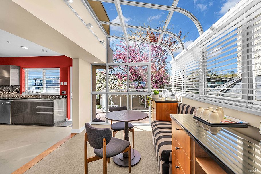 4060 W 10th Avenue Vancouver, BC - 12