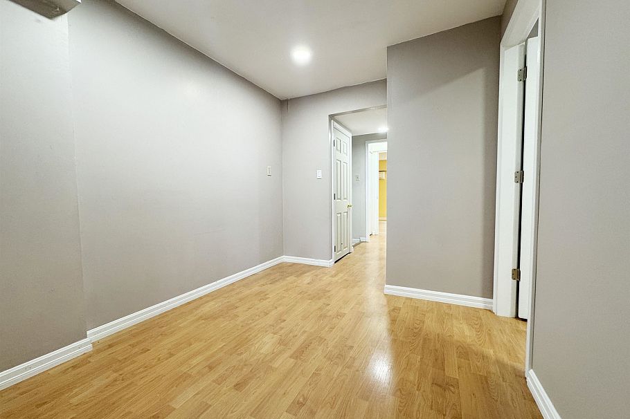 5872 Culloden Street Vancouver, BC - 11