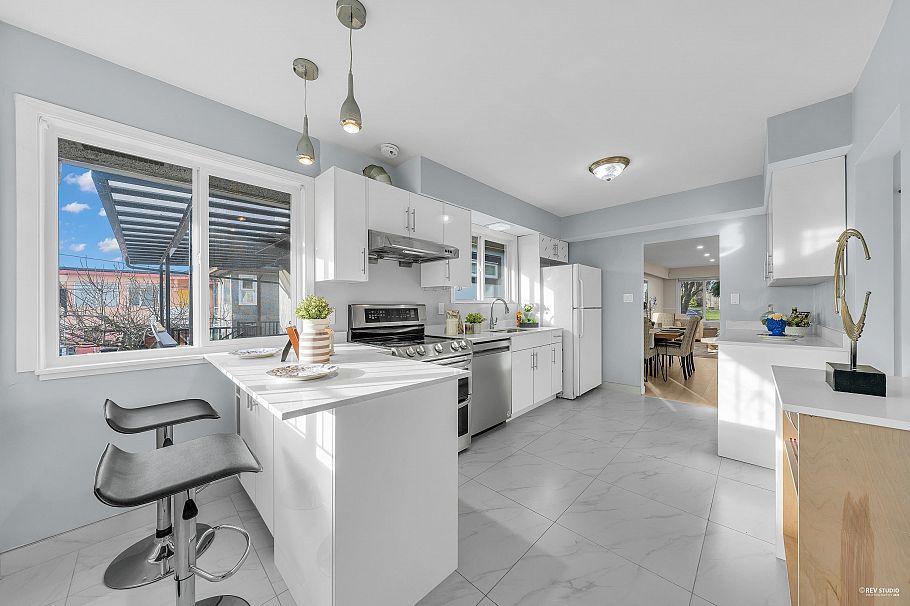 1362 E 60th Avenue Vancouver, BC - 11