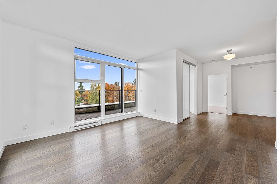 402 5325 West Boulevard Vancouver, BC - 5