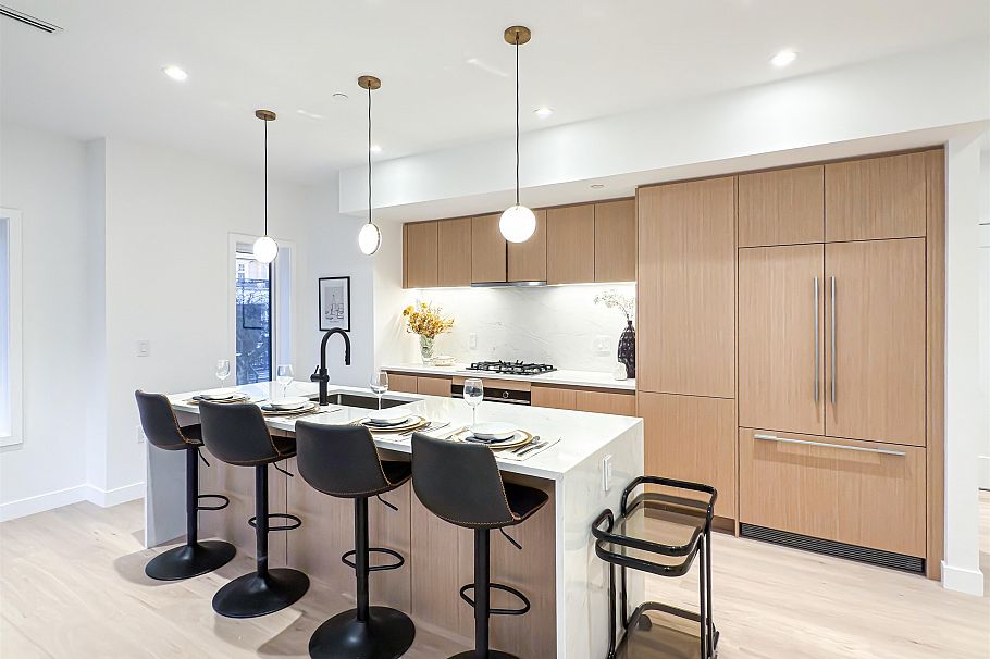 1016 W 52nd Avenue Vancouver, BC - 5