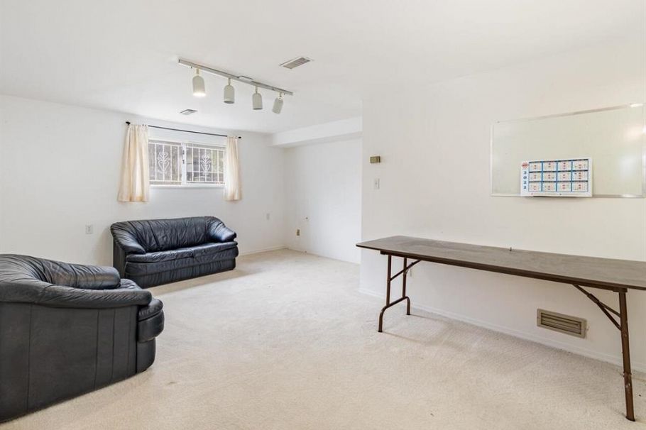 3687 E 26th Avenue Vancouver, BC - 11