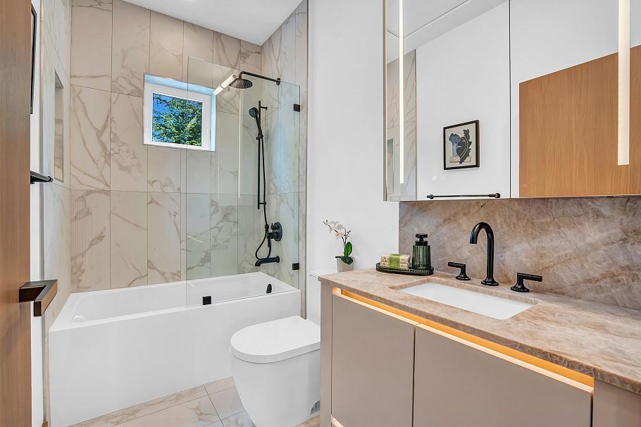 4029 W 33rd Avenue Vancouver, BC - 15