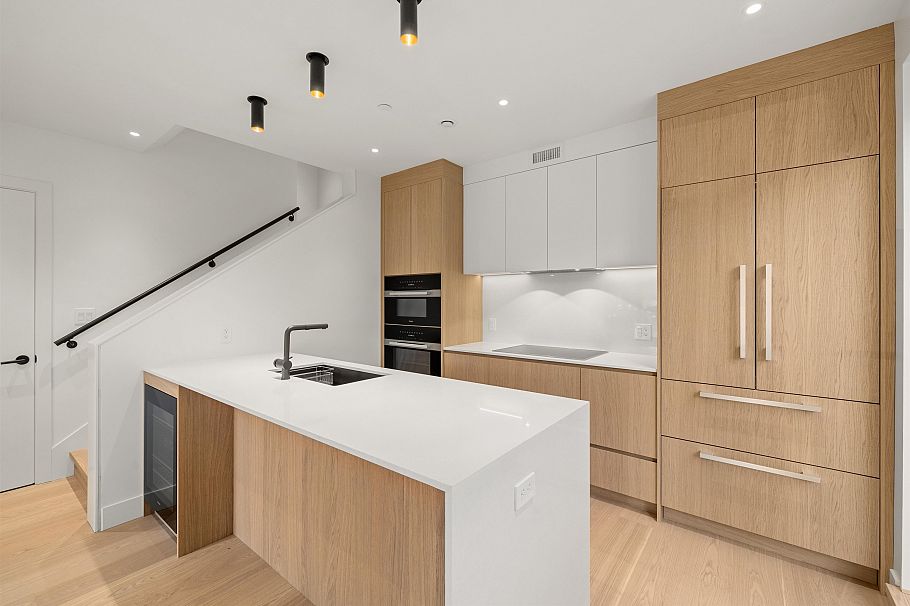 585 W 29th Avenue Vancouver, BC - 15