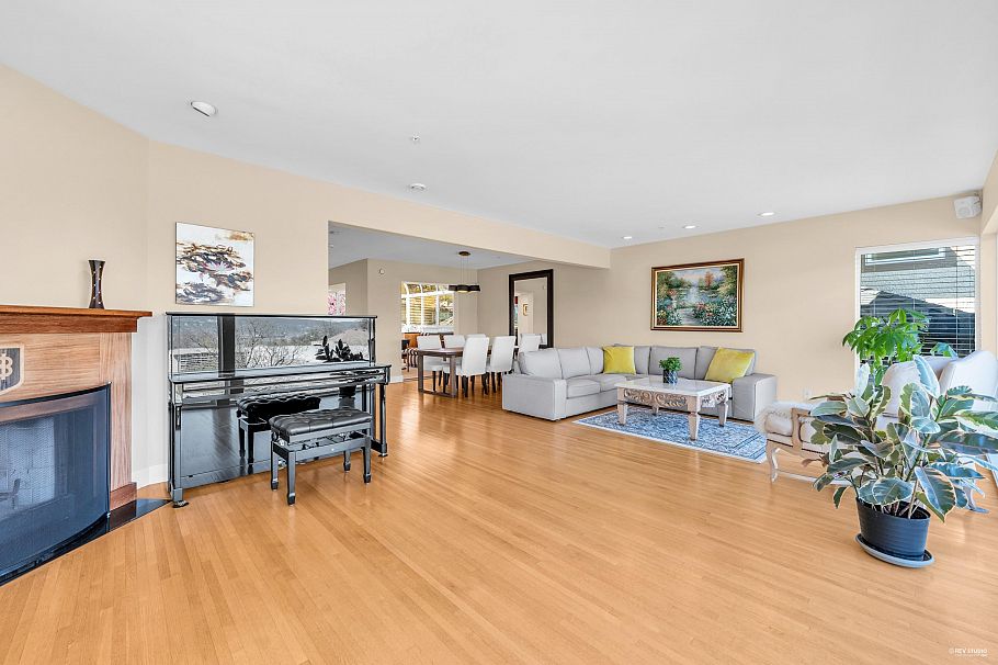 4060 W 10th Avenue Vancouver, BC - 11