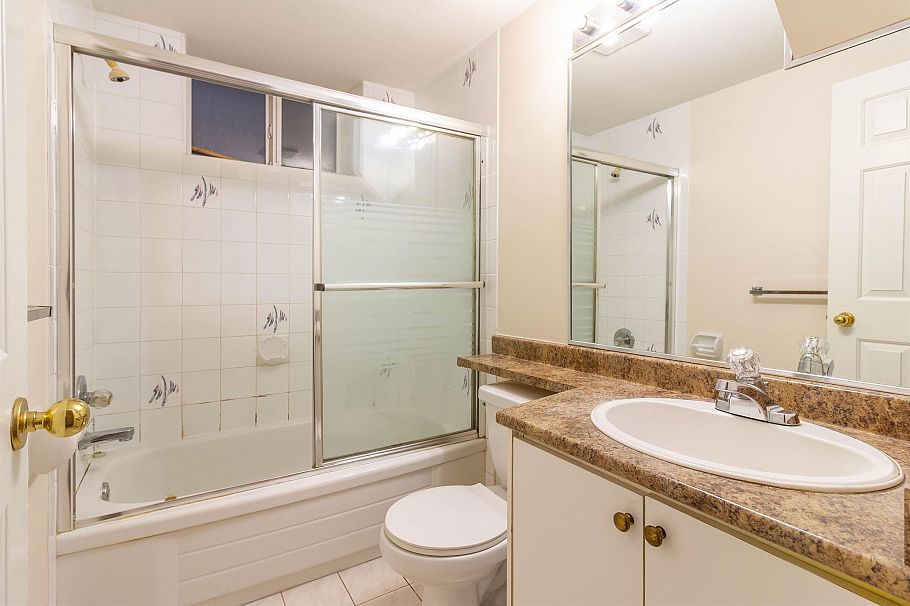 2468 E 4th Avenue Vancouver, BC - 29