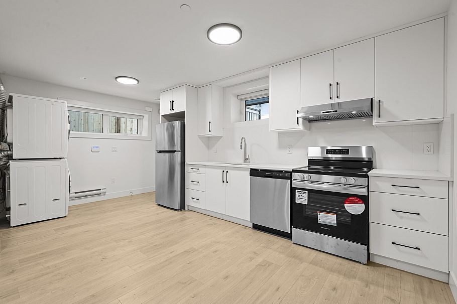 3218 W 39th Avenue Vancouver, BC - 27