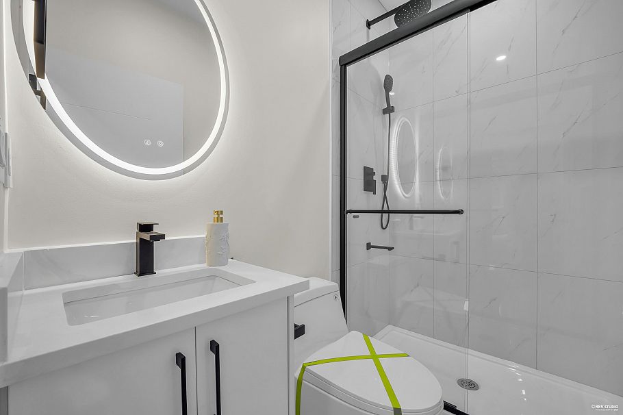 2 1577 E 58th Avenue Vancouver, BC - 17