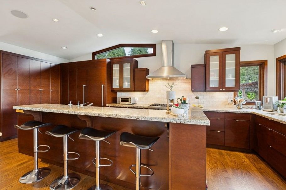 124 CARISBROOKE CRESCENT, North Vancouver BC V7N 2S1 North Vancouver, BC - 8